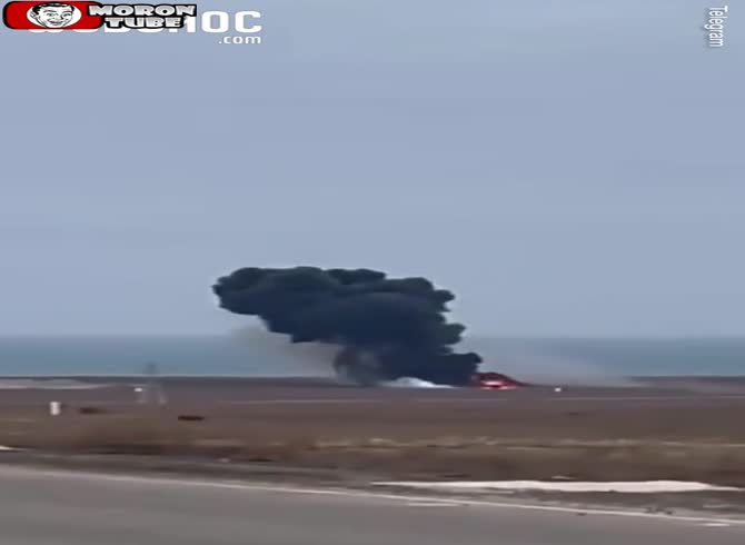 Video :Dramatic crash of Azerbaijani flight after missile launch